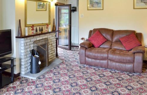 Redruth House | Coombe End Cottage