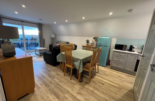 Bude Ski Chalet | Coombe View Cornwall Holiday Lodge Near Bude. Sea Views. Large Patio Sleeps 5.