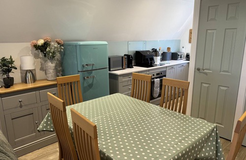Bude Ski Chalet | Coombe View Cornwall Holiday Lodge Near Bude. Sea Views. Large Patio Sleeps 5.