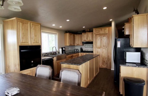 Roberts House | Cooney Reservoir Getaway