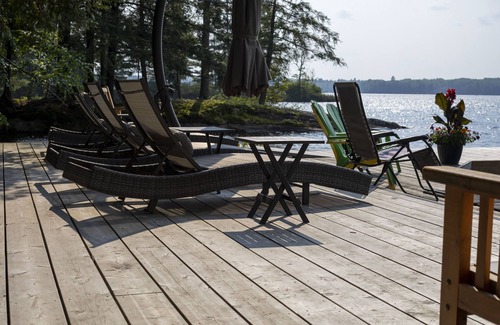 Muskoka Lakes Cottage | Cooper Bay Lakeside Escape – 322ft frontage, quiet, stunning west views!