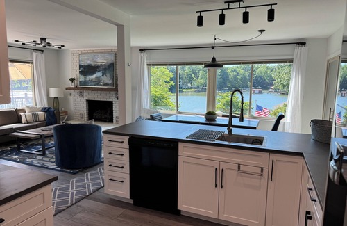 Troutman House | COOPER'S POINT. Lakefront on sandy beach w/private dock, paddleboards, kayaks.