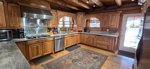 McHenry House | Coopers Run Five Bedroom Log Home with Hot Tub Pool Table and Views
