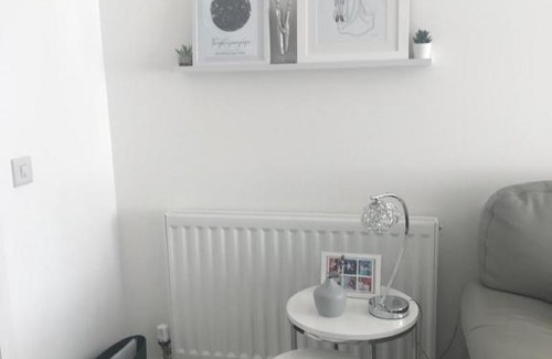 Glasgow House | cop 26 full house for rent with private parking