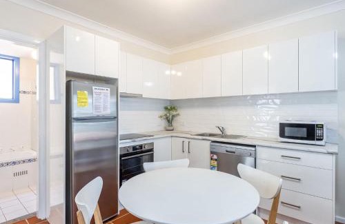 Corlette House | Copacabana 2 cute unit with water views from the balcony