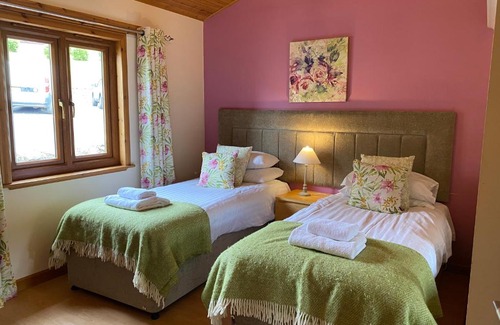 Cupar Ski Chalet | Copper Beech Lodge with Hot Tub