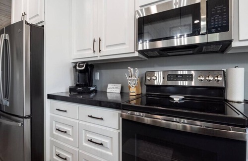 Rocky Mount House | Copper Cabin - No Wake Cove, Kayaks & Fire Pit!