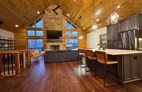 Gnaw Bone Cabin | Copper Cliff Cabin in Brown County