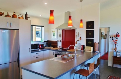 Upper Moutere House | Copper Gate: stunning rural eco-home beside Mapua, close to Abel Tasman/Nelson