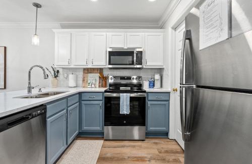 Auburn Apartment | Copper on Ross - Modern and Remodeled
