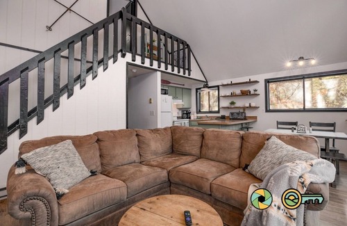 Mount Jackson Ski Chalet | Coppertop Chalet - cozy and convenient!