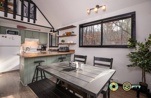 Mount Jackson Ski Chalet | Coppertop Chalet - cozy and convenient!