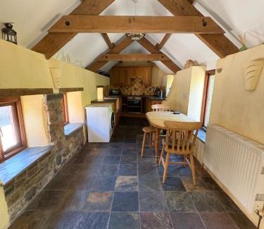 Hartland House | Coppingers Cottage, Galsham Farm