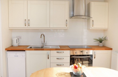 Lincoln Cottage | COPSE VIEW, romantic, with a garden in Reepham, Lincolnshire