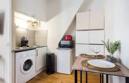 Quartier de l'Ecole-Militaire Apartment | Copy of Sevres Cosy studio, Sevres Cosy studio Saint Germain
