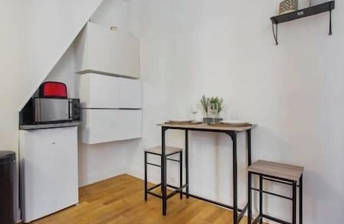 Quartier de l'Ecole-Militaire Apartment | Copy of Sevres Cosy studio, Sevres Cosy studio Saint Germain