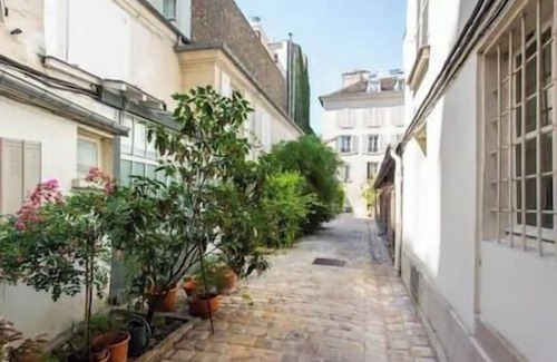 Quartier de l'Ecole-Militaire Apartment | Copy of Sevres Cosy studio, Sevres Cosy studio Saint Germain