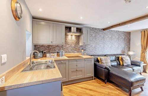 Llanycil House | Cor Llew Coch - One Bedroom House, Sleeps 2