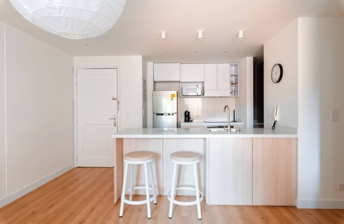 La Gran Via Apartment | Cora 96 Street Apartments