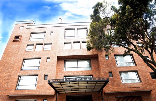 La Gran Via Apartment | Cora 96 Street Apartments