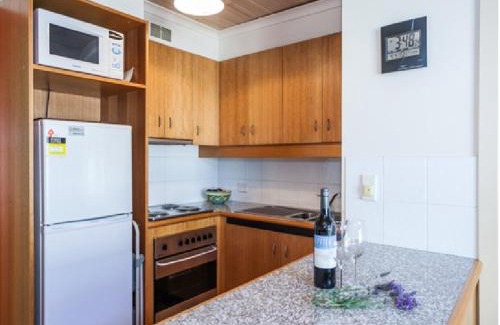 Lorne Apartment | Cora Lynn - Apartment 18