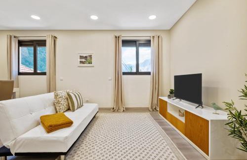 Curral das Freiras Apartment | Coracao da Madeira by Homie
