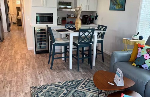 Jensen Beach Cottage | Coral Cottage~Family with kids~Pet Friendly~Stunning Views~pool~beach gear