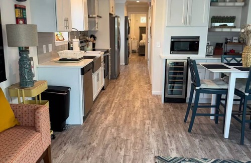 Jensen Beach Cottage | Coral Cottage~Family with kids~Pet Friendly~Stunning Views~pool~beach gear