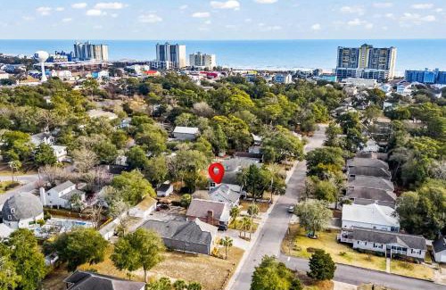 Crescent Beach House | 'Coral Cottage' - North Myrtle Beach Family House