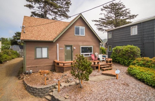 Lincoln Beach House | Coral Cottage