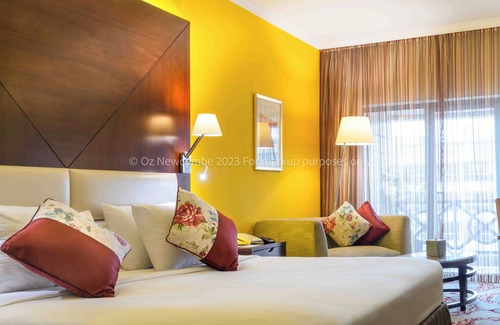 Al Muraqqabat Hotel | Coral Dubai Deira Hotel
