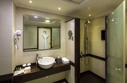 Al Muraqqabat Hotel | Coral Dubai Deira Hotel