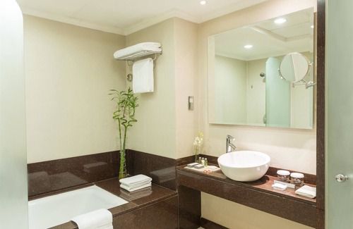 Al Muraqqabat Hotel | Coral Dubai Deira Hotel
