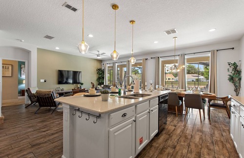 Loughman Villa | Coral Eagle At Solterra Resort By Shine Villas 415 6 Bedroom Villa