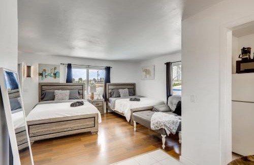 Singer Island Apartment | Coral Sands HUGE Studio w/2 Queen beds!