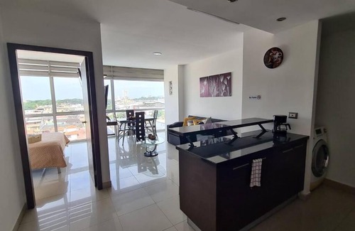 Guayaquil Apartment | CORAL SUITE CON VISTA CIUDAD/PISCINA, GYM, PARQUEO