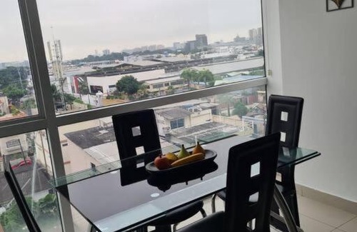 Guayaquil Apartment | CORAL SUITE CON VISTA CIUDAD/PISCINA, GYM, PARQUEO