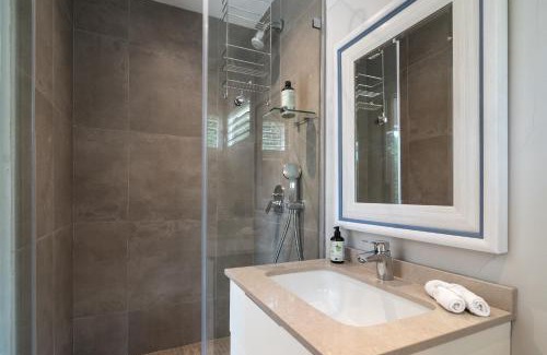 Selection Beach House | Coral Suite, Lymegrove Beach Villa