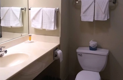 College Hill Hotel | Coratel Inn and Suites by Jasper Wesley Hospital