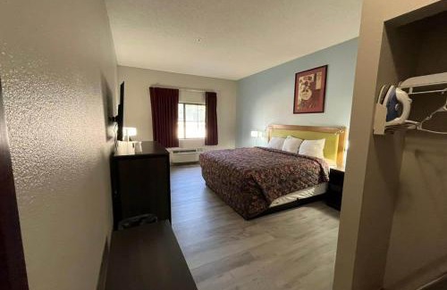 College Hill Hotel | Coratel Inn and Suites by Jasper Wesley Hospital