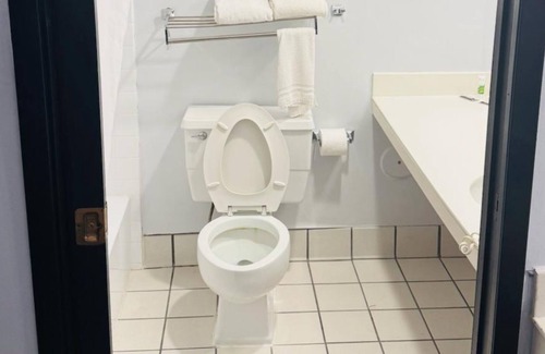 La Crosse Hotel | Coratel Inn and Suites La Crosse