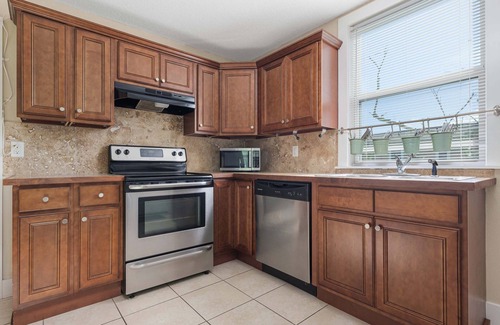 Downtown Historic District House | Cordova Dream Manor