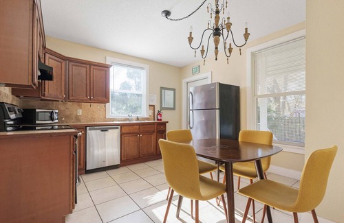 Downtown Historic District House | Cordova Dream Manor