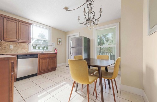 Downtown Historic District House | Cordova Dream Upper