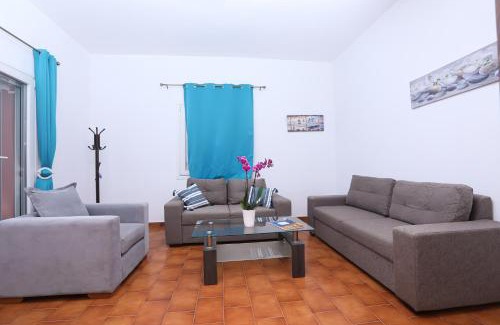 Gouvia Apartment | Corfu Seaside Cottage - Private Garden Retreat