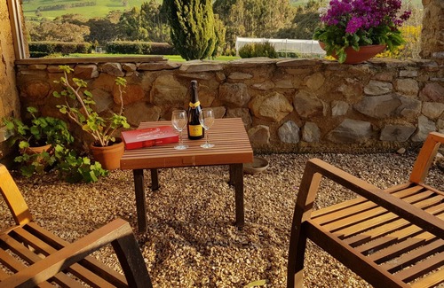Torrens Vale Apartment | Corinium Roman Villa -Bed and Breakfast