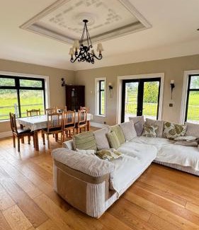 Corrandulla House | Corndulla cottage house