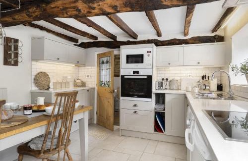 Lower Oddington House | Corner Cottage