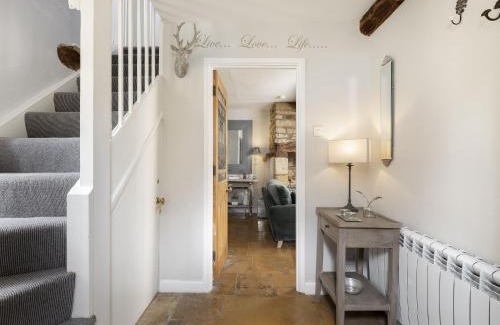 Lower Oddington House | Corner Cottage