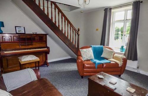Reynoldston House | Corner Cottage